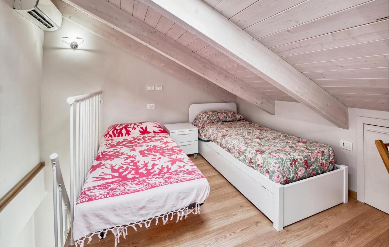 Gorgeous Home In Magliolo-Finale Ligure エクステリア 写真