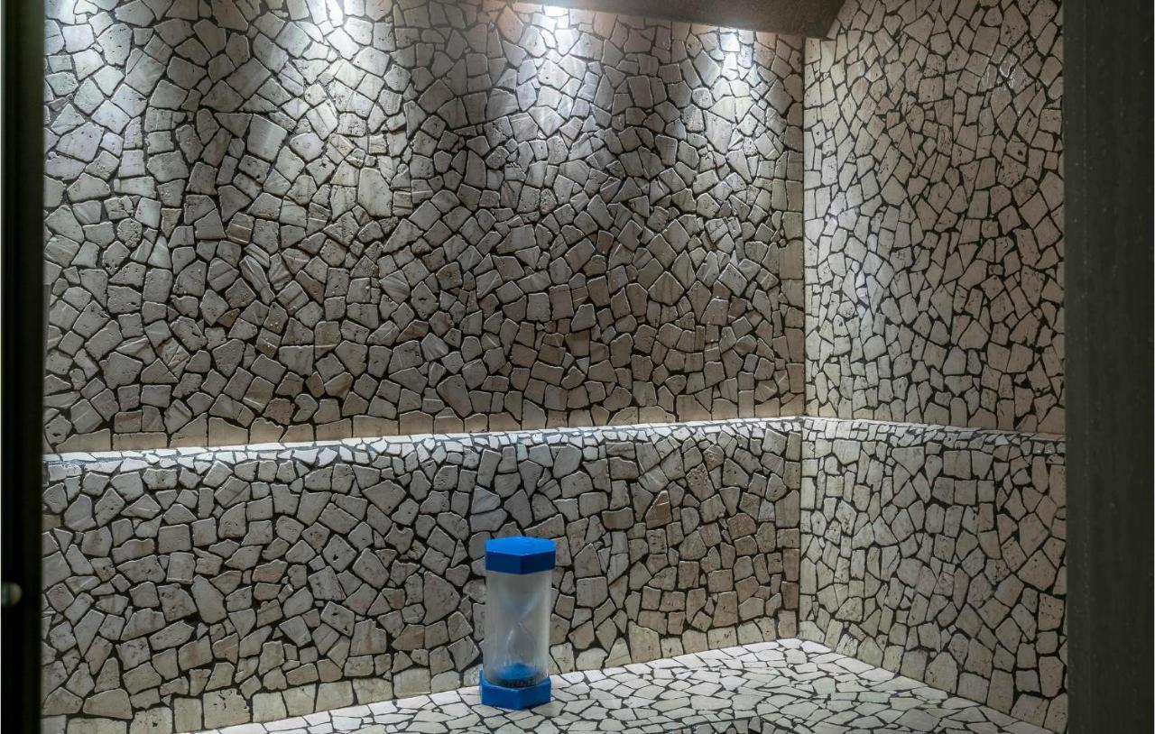 Gorgeous Home In Magliolo-Finale Ligure エクステリア 写真