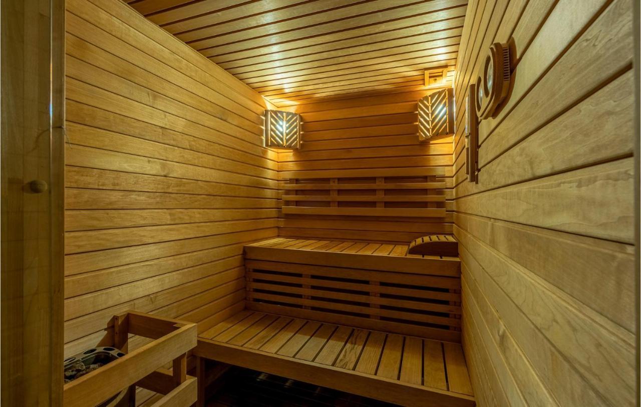 Gorgeous Home In Magliolo-Finale Ligure エクステリア 写真