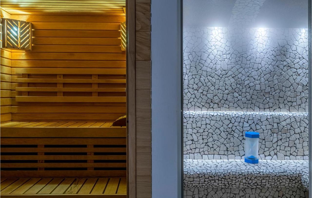 Gorgeous Home In Magliolo-Finale Ligure エクステリア 写真